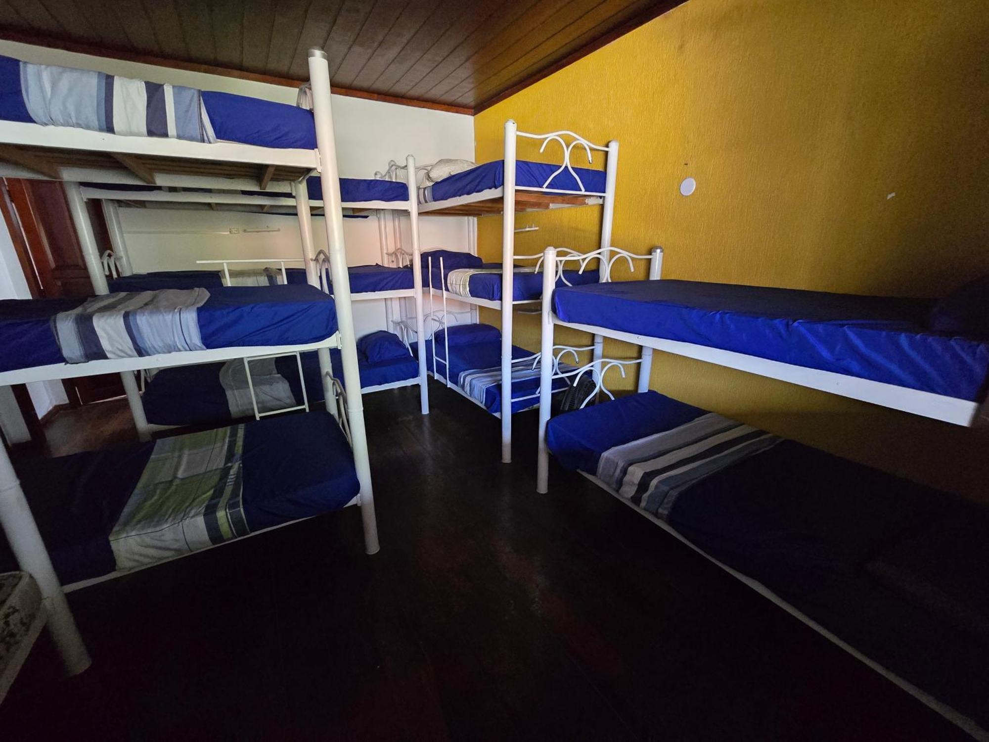 Hostel Praia Brava 아라이알도카보 외부 사진